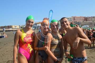  Cristo Cárdenes e Iria Otero, vencedores de la XVI Travesía a Nado de Salinetas (Foto TA)